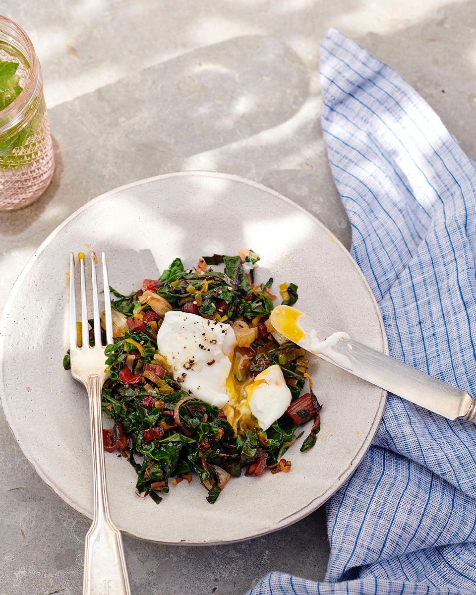 09_GP_POACHED_EGG_SAUTEED_GREENS_013_aRGB_High_LOW